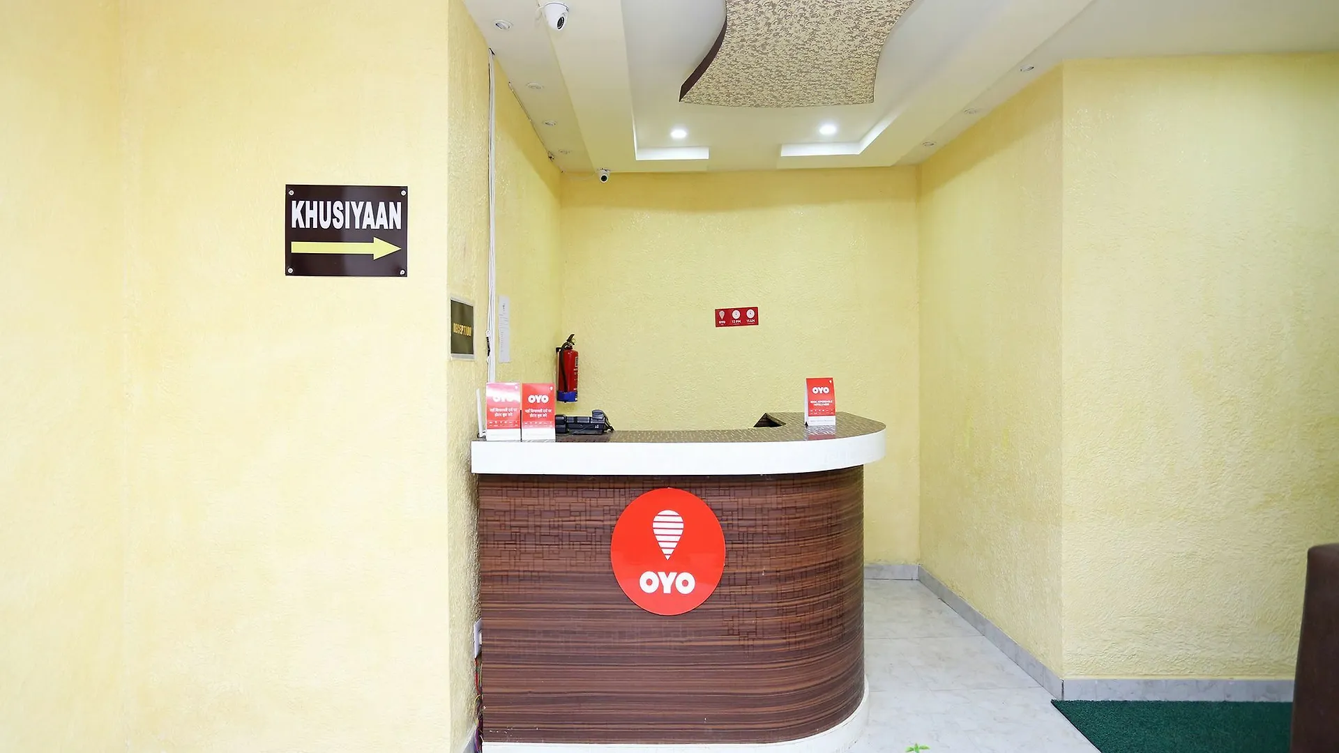호텔 Oyo 11559 락세이 레지던시 구르가온
